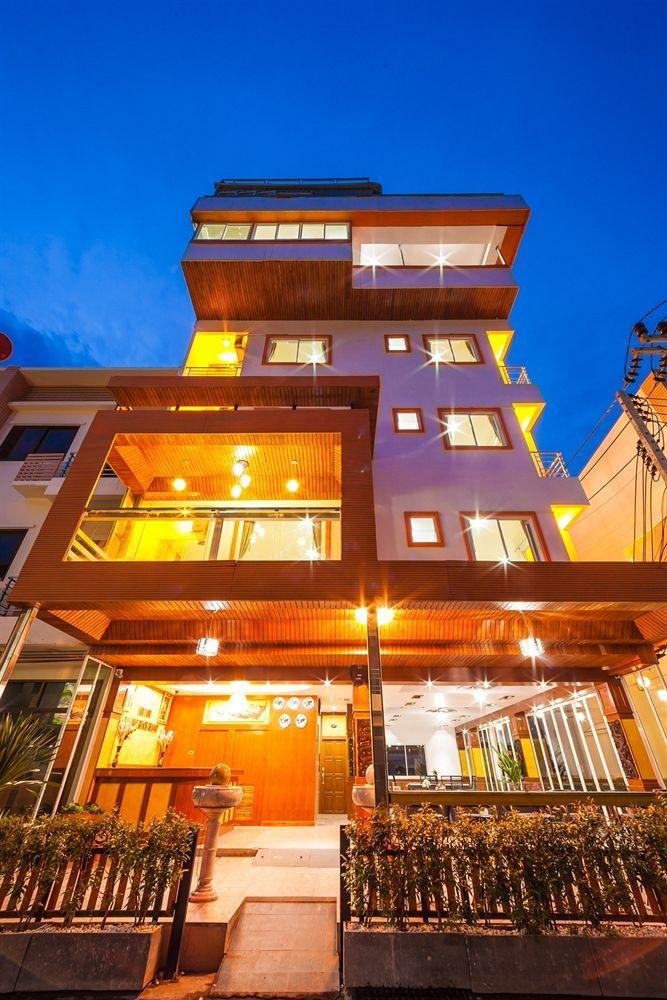 Oyo 485 Million Patong Beach Resort Eksteriør bilde