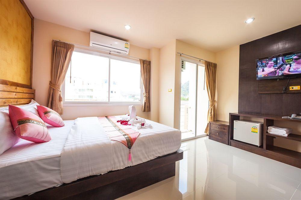 Oyo 485 Million Patong Beach Resort Eksteriør bilde