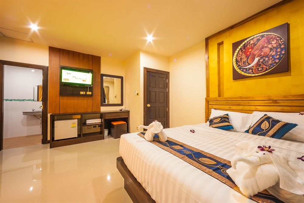 Oyo 485 Million Patong Beach Resort Eksteriør bilde