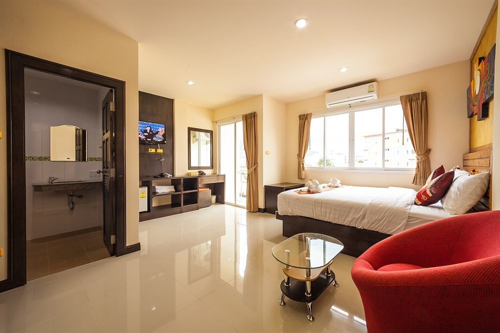 Oyo 485 Million Patong Beach Resort Eksteriør bilde